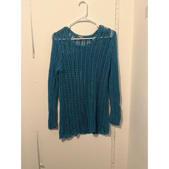 Sweater‎ - Picture 1 of 2
